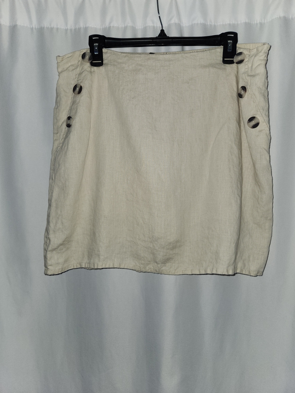Tahari Cream Linen Skort with Side Buttons #coastal #preppy #minimalist #chic